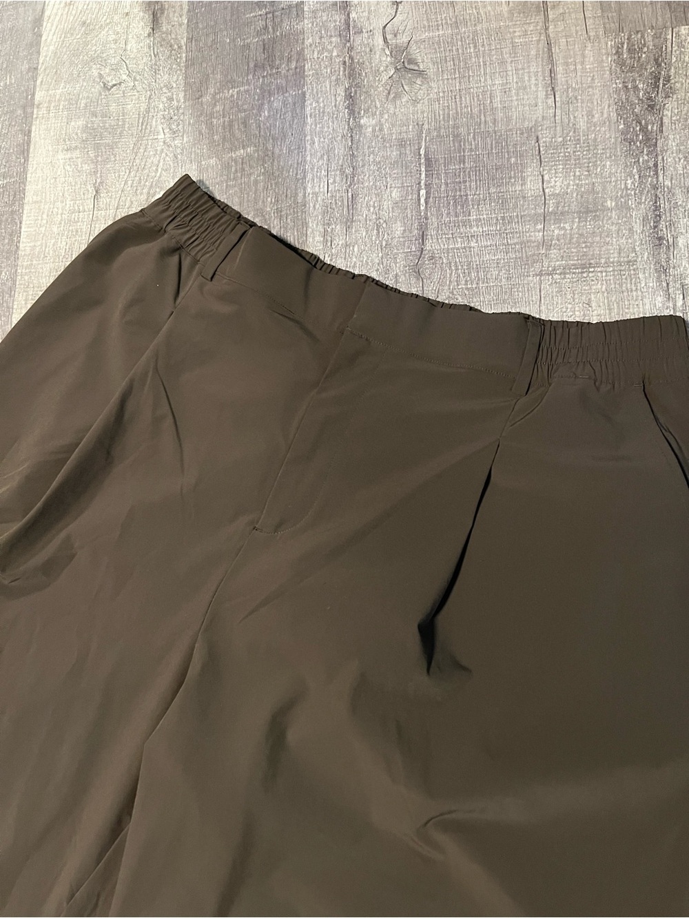ALO Yoga Olive Wide-Leg Women's Pants - Picture 6 of 7